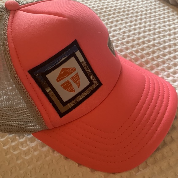 Bigtruck Truckee Base Camp for a big life hat - Picture 2 of 10